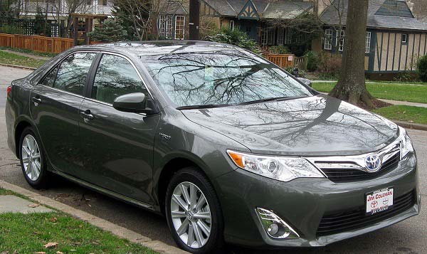 Toyota Camry Hybrid ( 2014 )