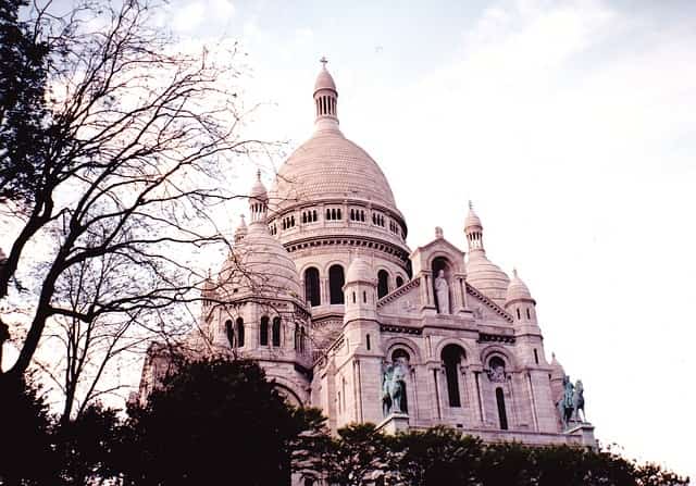 Montmartre - places to visit in paris at night