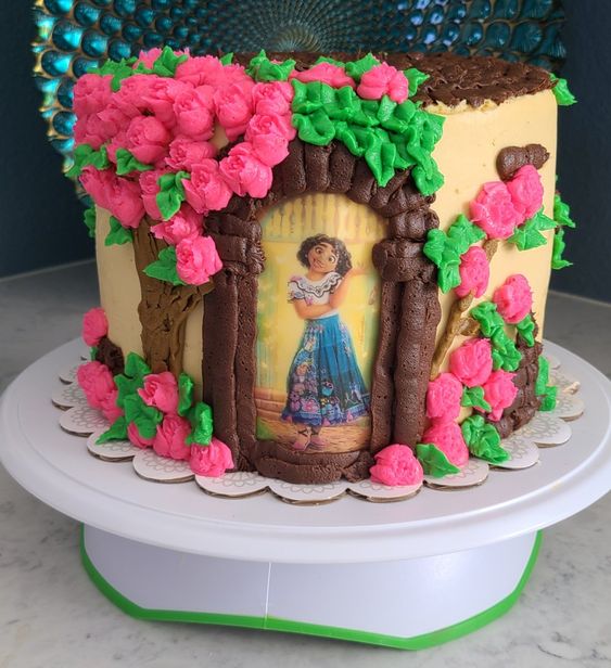 Encanto Isabela Cake Design