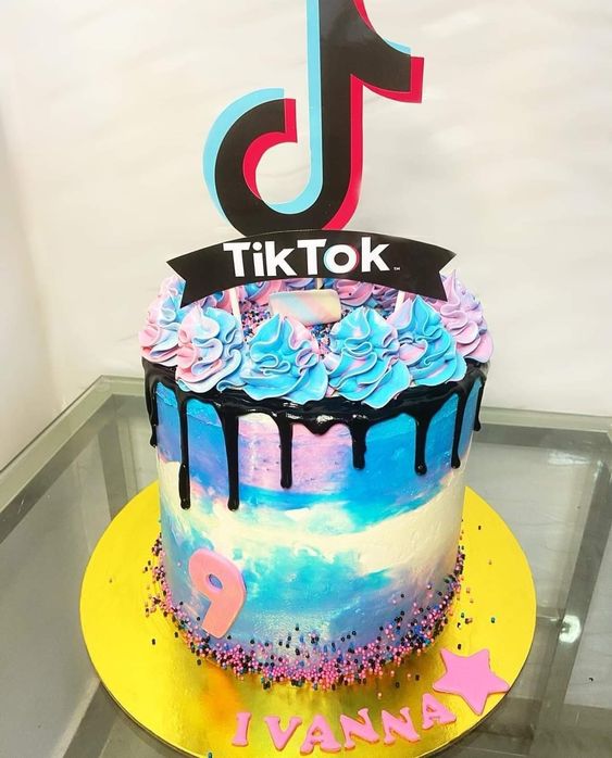tiktok birthday cake for boys