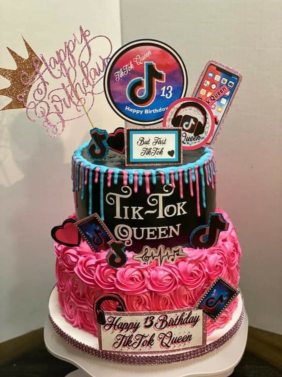 tiktok queen cake