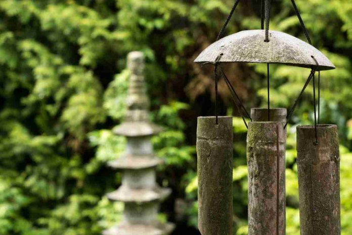 Why Wind Chimes Add Serenity To Your Outdoor Entertaining Area - how to make wind chimes at home