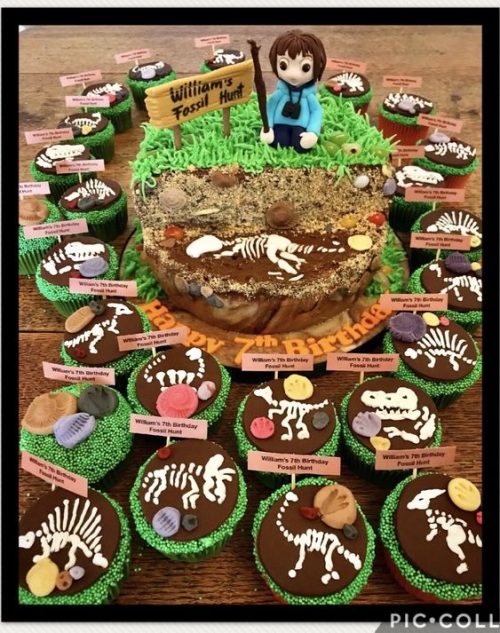dinosaur cupcake pull-apart cake