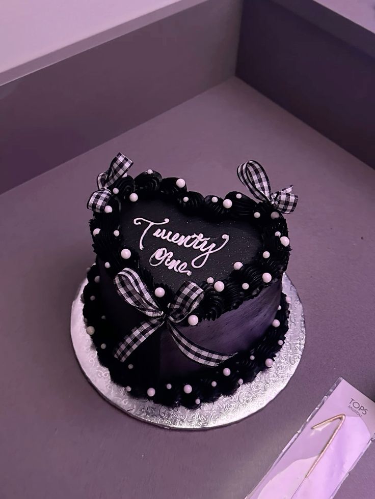 birthday cake heart black colour