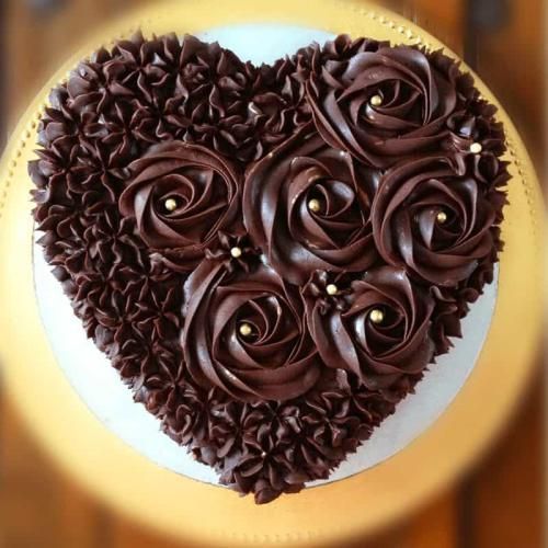 happy birthday chocolate cake for friend in heart shape